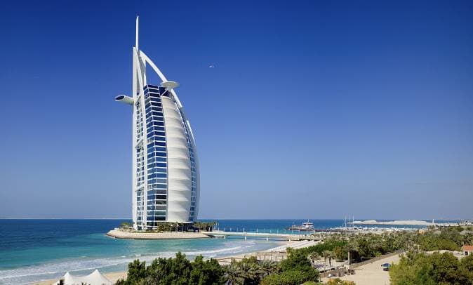 为什么 OKX、Bybit 等交易所选择迪拜开公司?