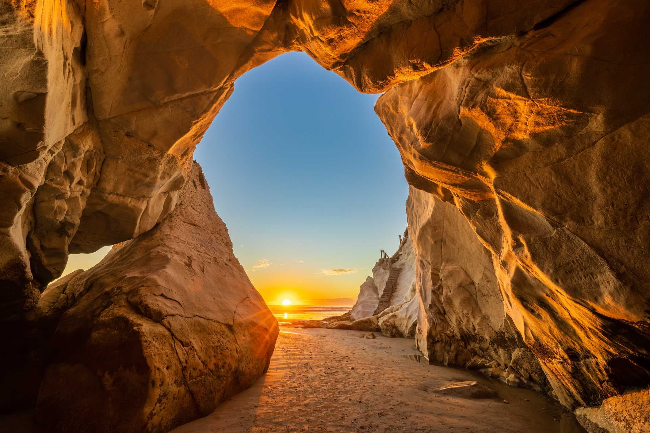 Coinbase 月度展望:流动性拐点已至,比特币或在未来数周触底