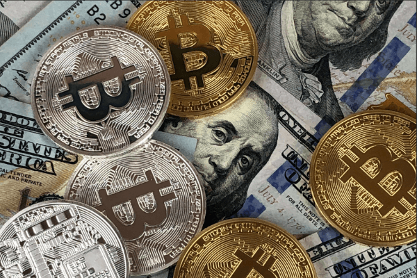 Crypto 行业美元化带来了哪些利弊?对美元体系有何影响?